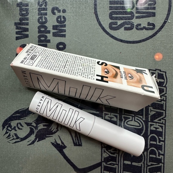 Milk Makeup Kush Fiber Brow Gel (CYPHER) - Picture 4 of 5